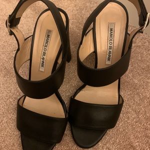HARD TO FIND *Manolo Blahnik* size 7. 4 inch heels.